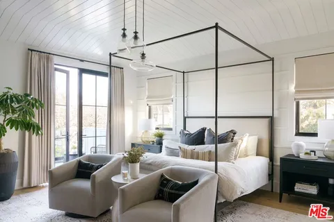 $1,895,000 | 900 Fiske Street, Pacific Palisades, CA 90272