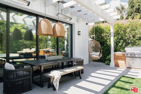 $1,895,000 | 900 Fiske Street, Pacific Palisades, CA 90272