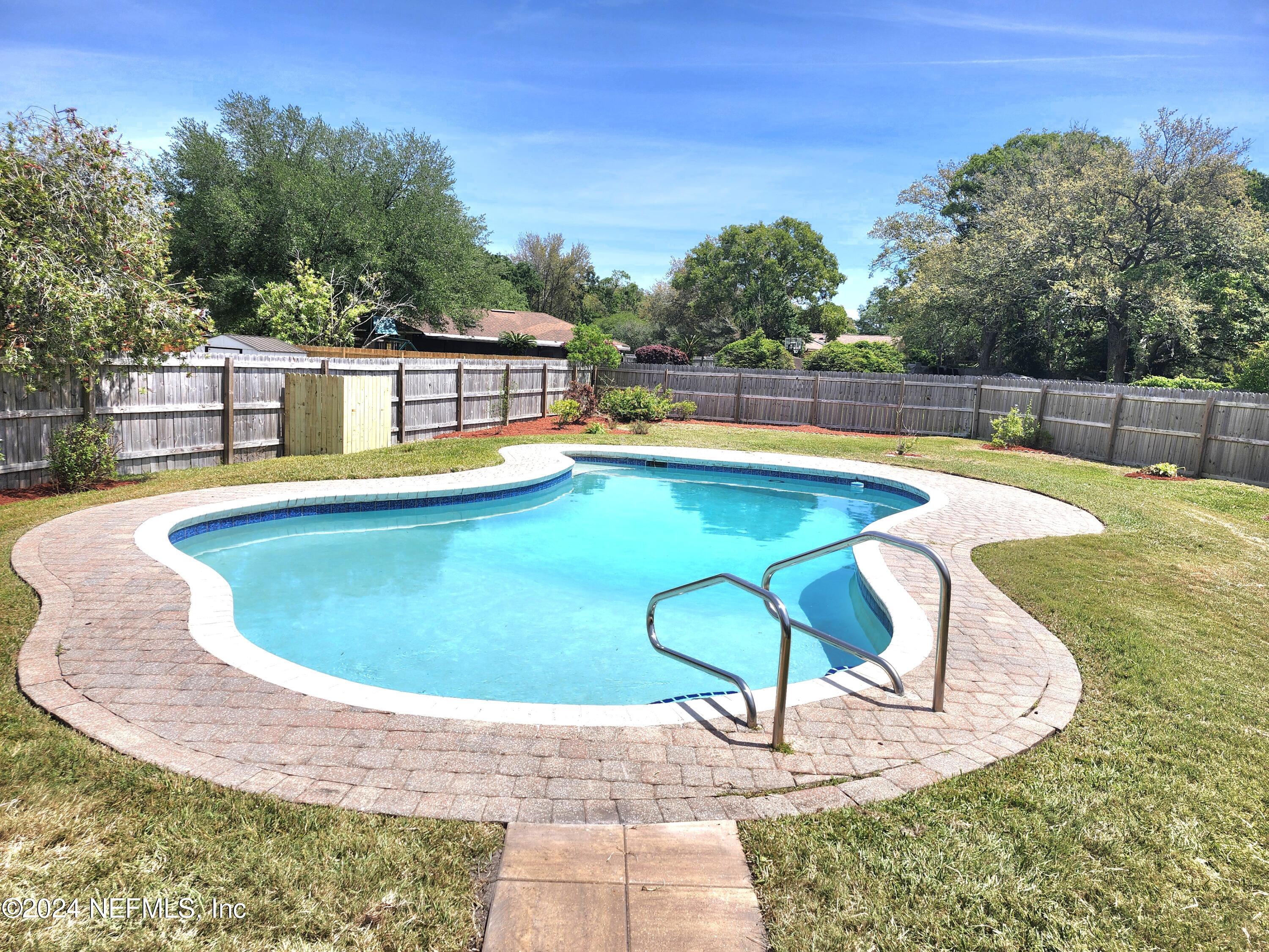 6151 Round Lake Road South Jacksonville, FL 32277 - Photo 3 of 22 20240417_130403