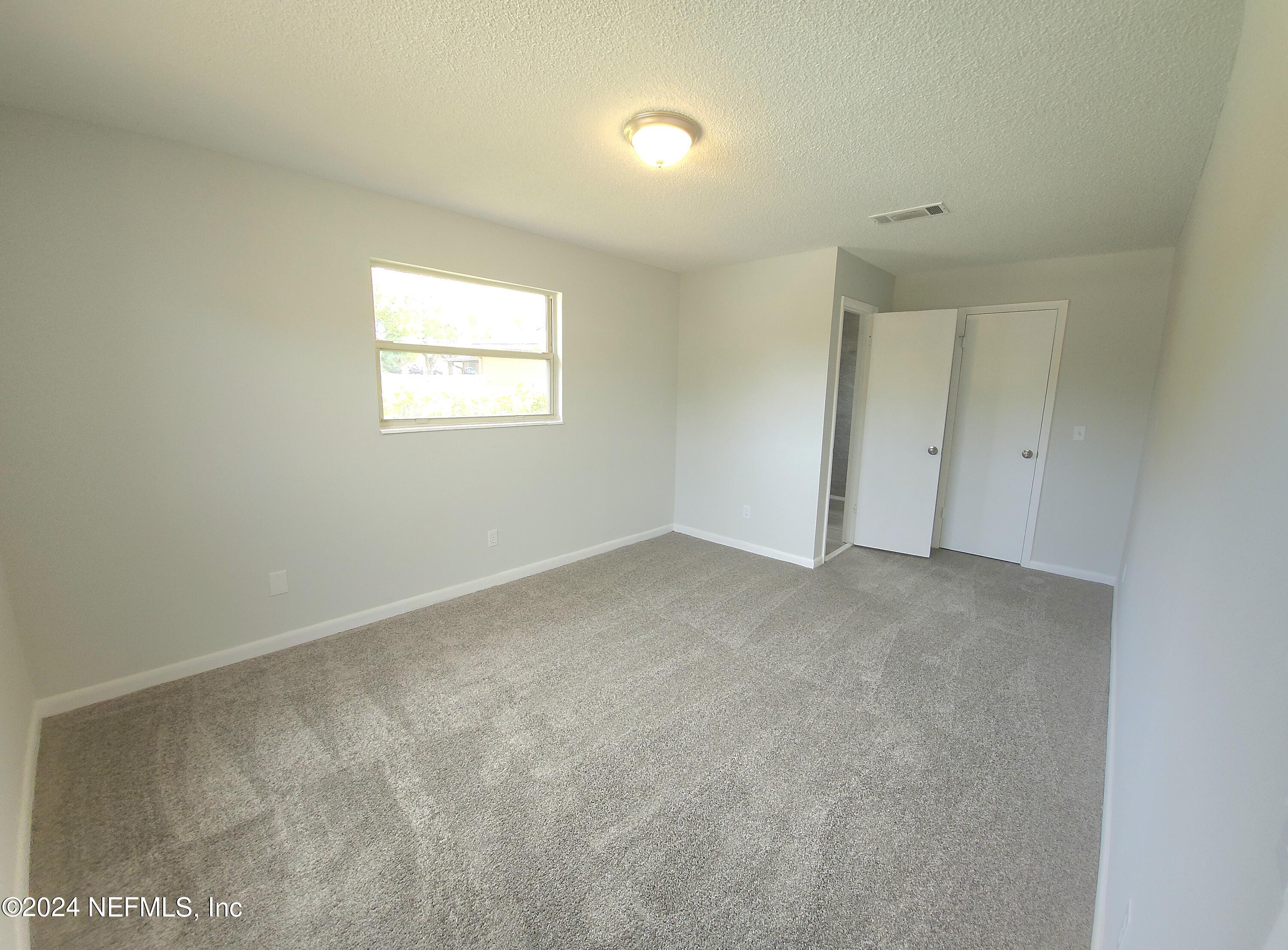 6151 Round Lake Road South Jacksonville, FL 32277 - Photo 6 of 22 20240417_134526