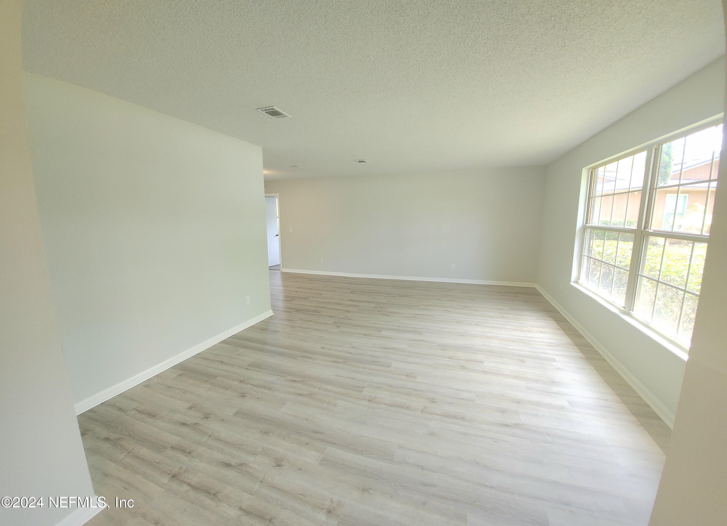 6151 Round Lake Road South Jacksonville, FL 32277 - Photo 9 of 22 20240417_134636
