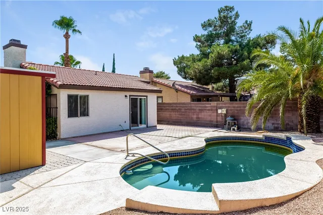 $1,915 | 6536 West Joe Michael Way, Las Vegas, NV 89108