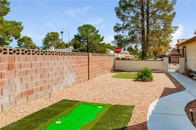 $1,915 | 6536 West Joe Michael Way, Las Vegas, NV 89108