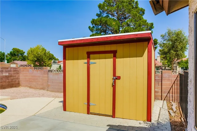 $1,915 | 6536 West Joe Michael Way, Las Vegas, NV 89108