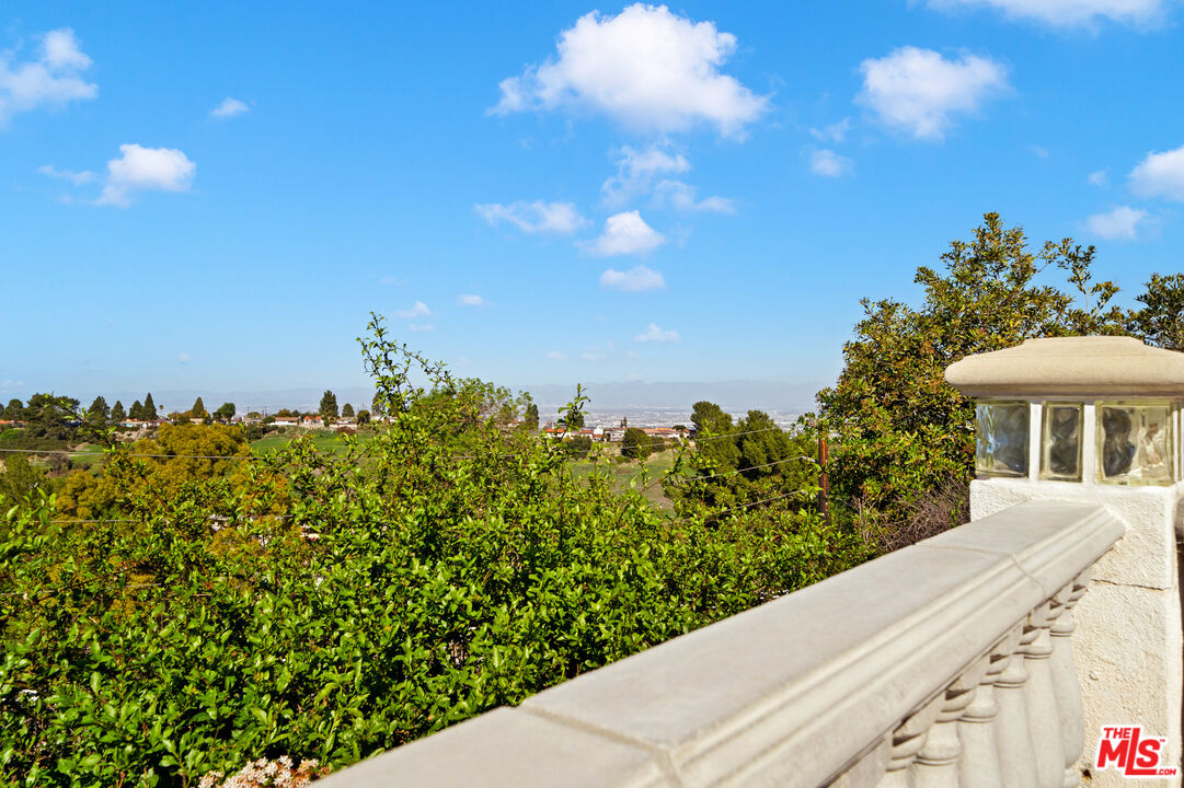 5437 Middlecrest Road Rancho Palos Verdes, CA 90275 - Photo 28 of 32 a view of a outdoor