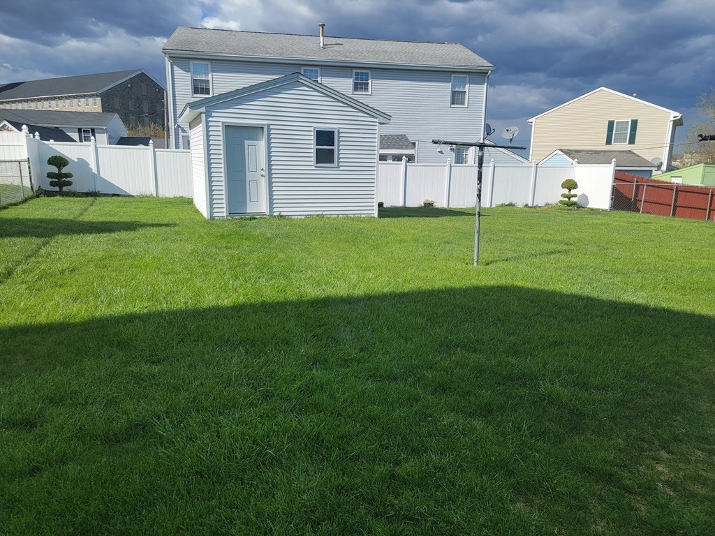 78 Augustus Street Fall River, MA 02721 - Photo 4 of 31