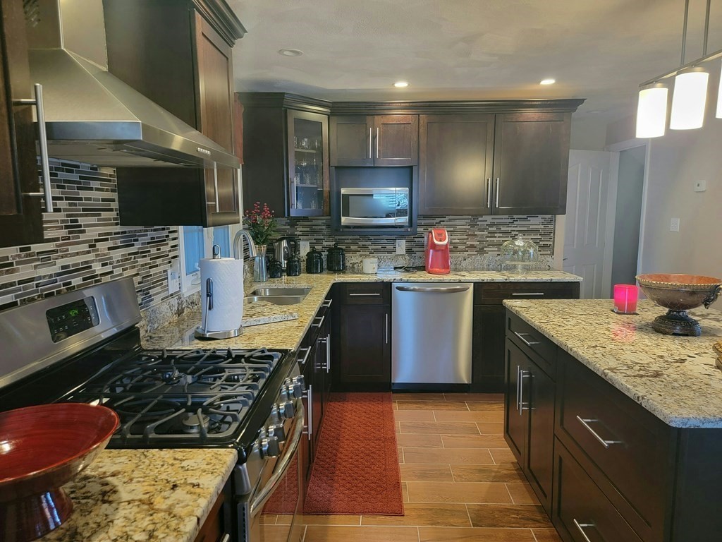 78 Augustus Street Fall River, MA 02721 - Photo 10 of 31