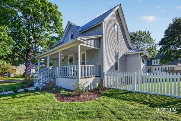 $250,000 | 404 South Division Avenue, Fremont, MI 49412