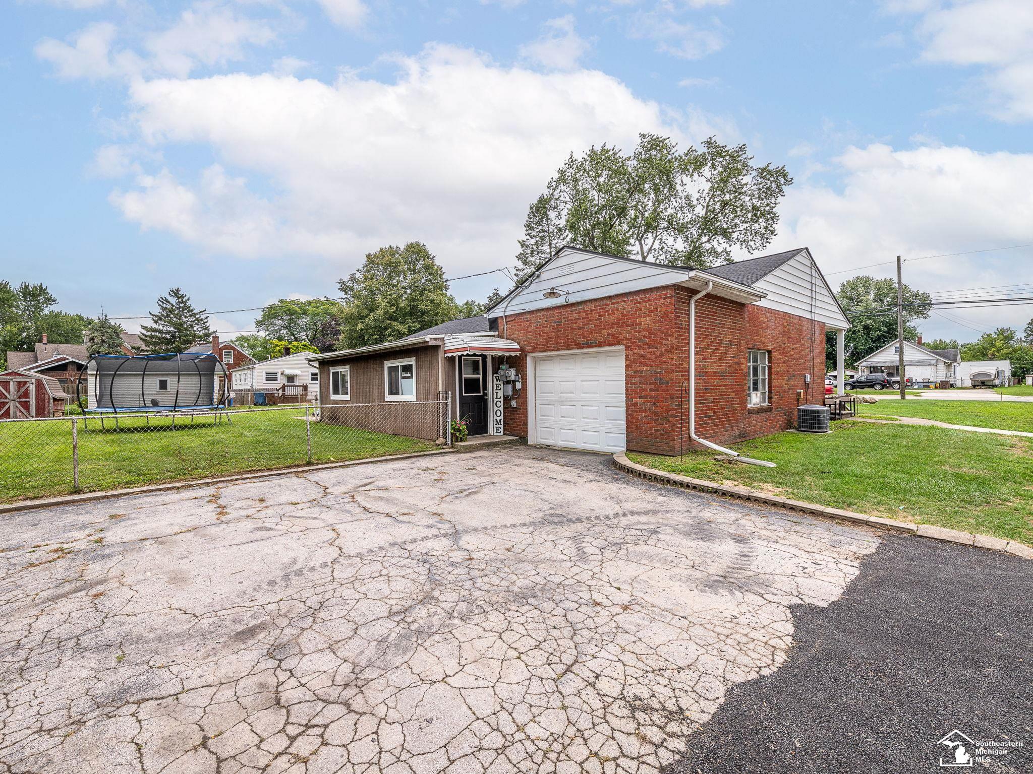 1942 South Custer Road Monroe, MI 48161 - Photo 25 of 26