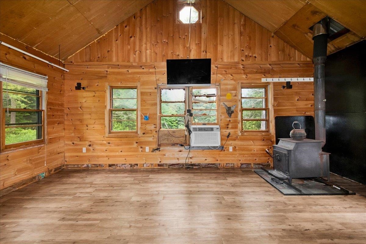 979 Corley Road Wolcott, VT 05680 - Photo 6 of 35