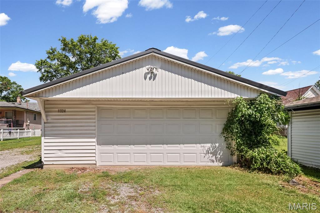 1324 Lebanon Avenue Belleville, IL 62221 - Photo 6 of 36