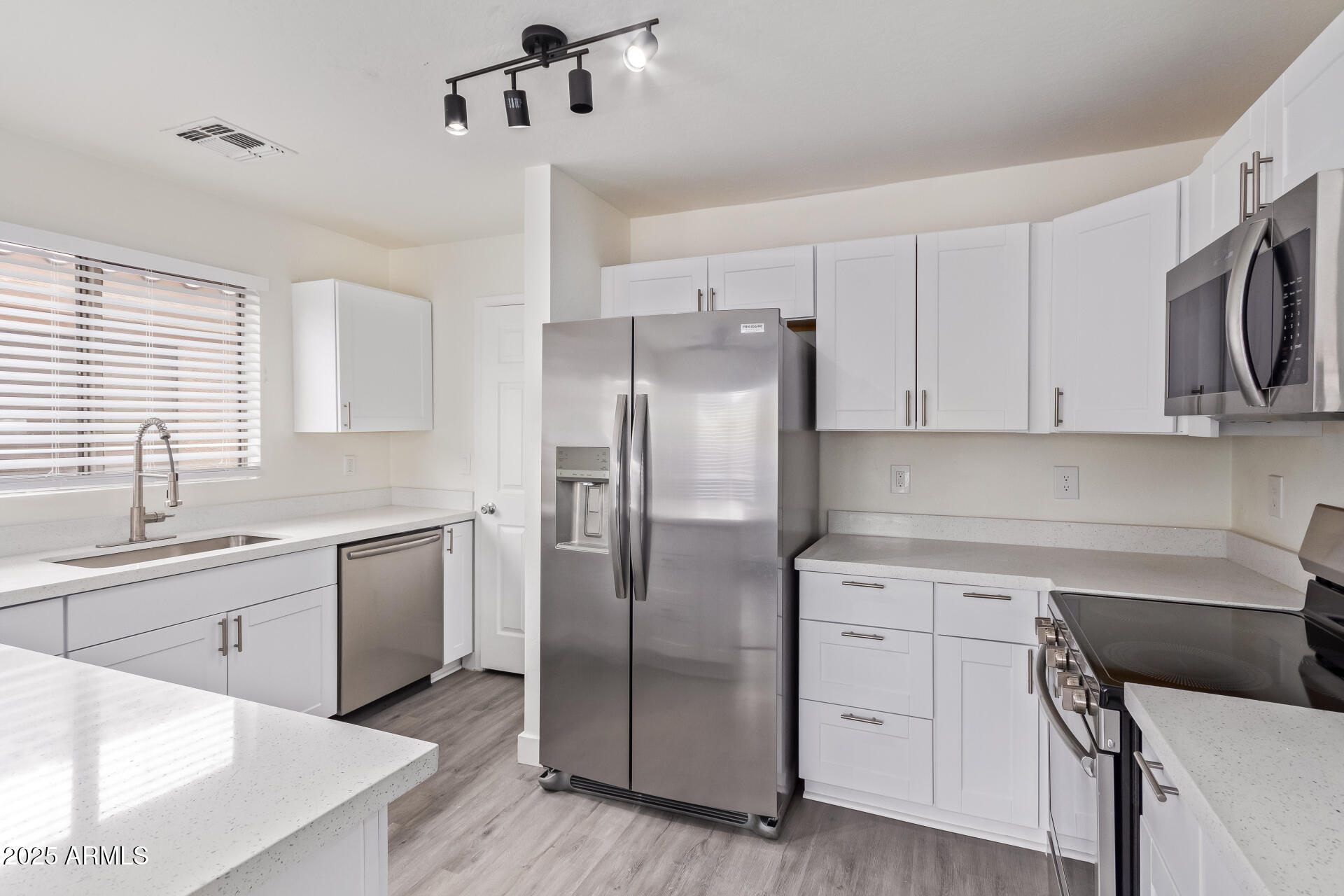 12474 West Redfield Road El Mirage, AZ 85335 - Photo 12 of 51 15 - Redfield
