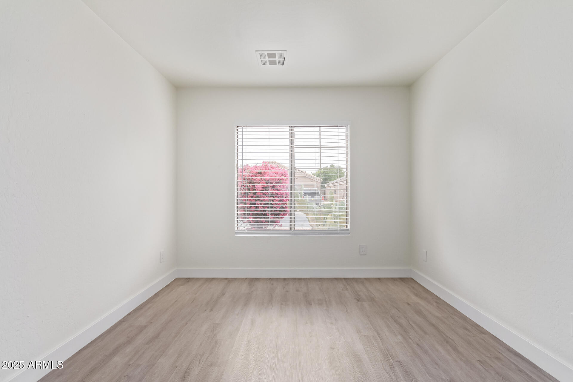 12474 West Redfield Road El Mirage, AZ 85335 - Photo 4 of 51 07 - Redfield