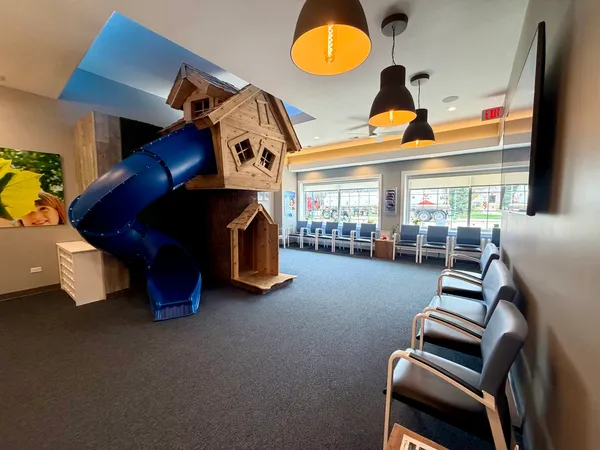 $1,150,000 | 134 West State Street, Sycamore, IL 60178