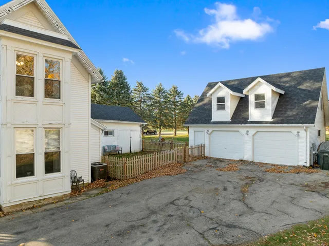 $429,900 | 35500 Washington Avenue, Rochester, WI 53105