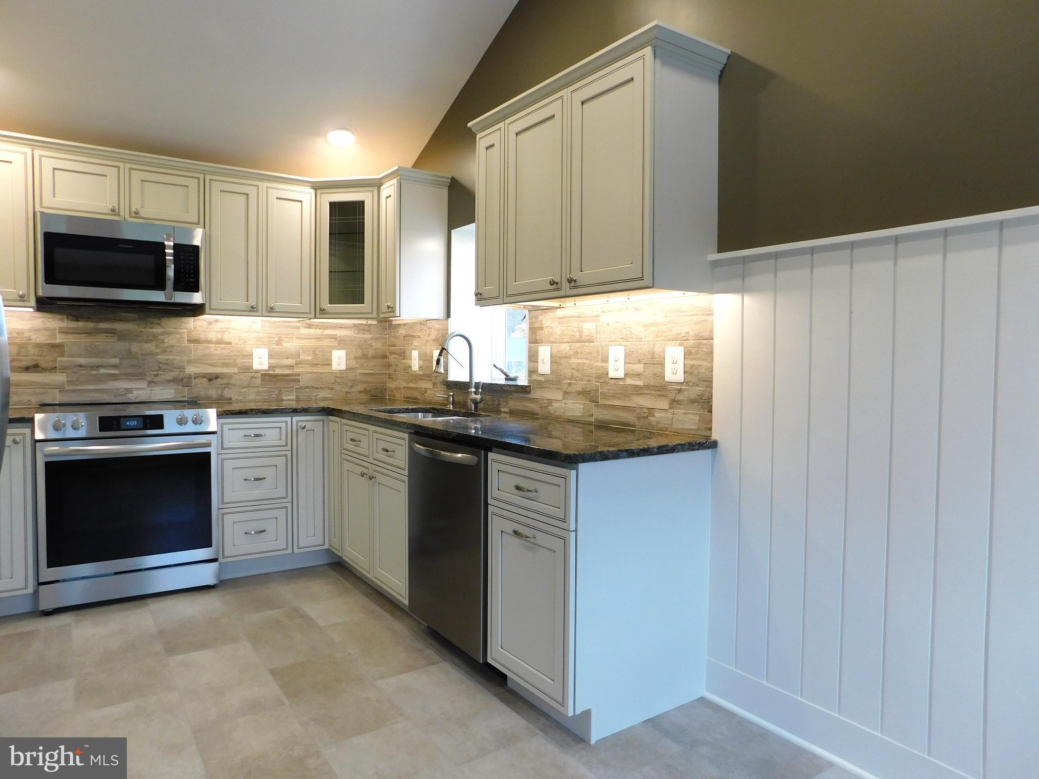 1989 Castleton Road Darlington, MD 21034 - Photo 4 of 24 Kitchen stainless steel appliances