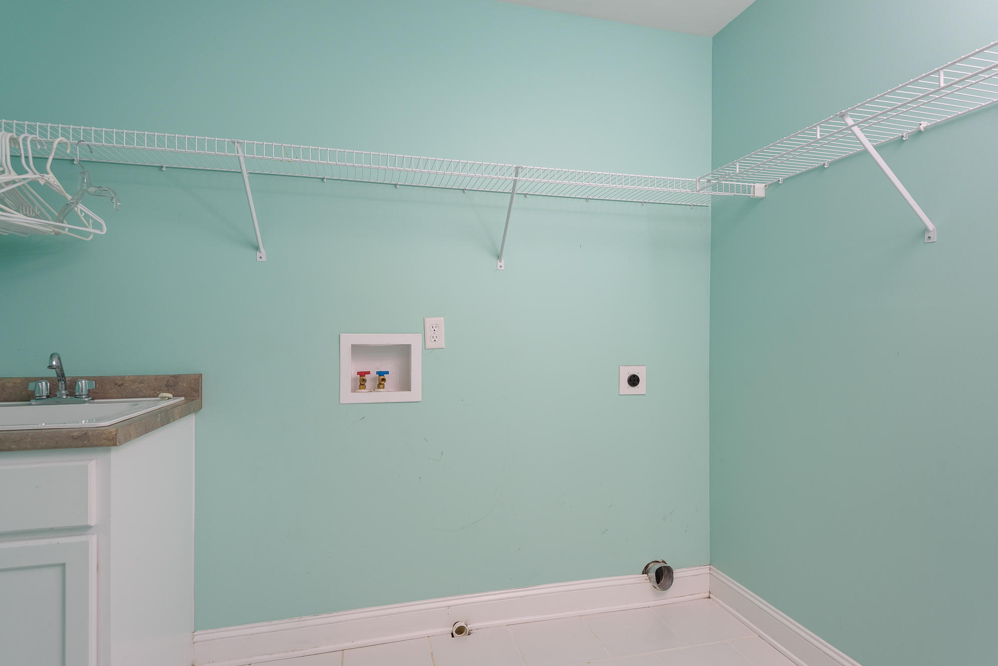 333 Horseshoe Road Signal Mountain, TN 37377 - Photo 29 of 40 laundry