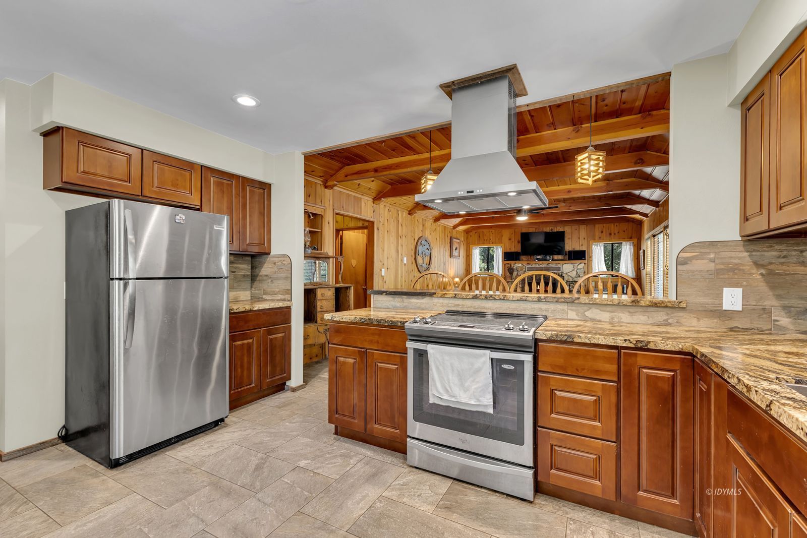 55175 John Muir Road, Unit CALIFO Idyllwild, CA 92549 - Photo 17 of 51 From kitchen towards living room