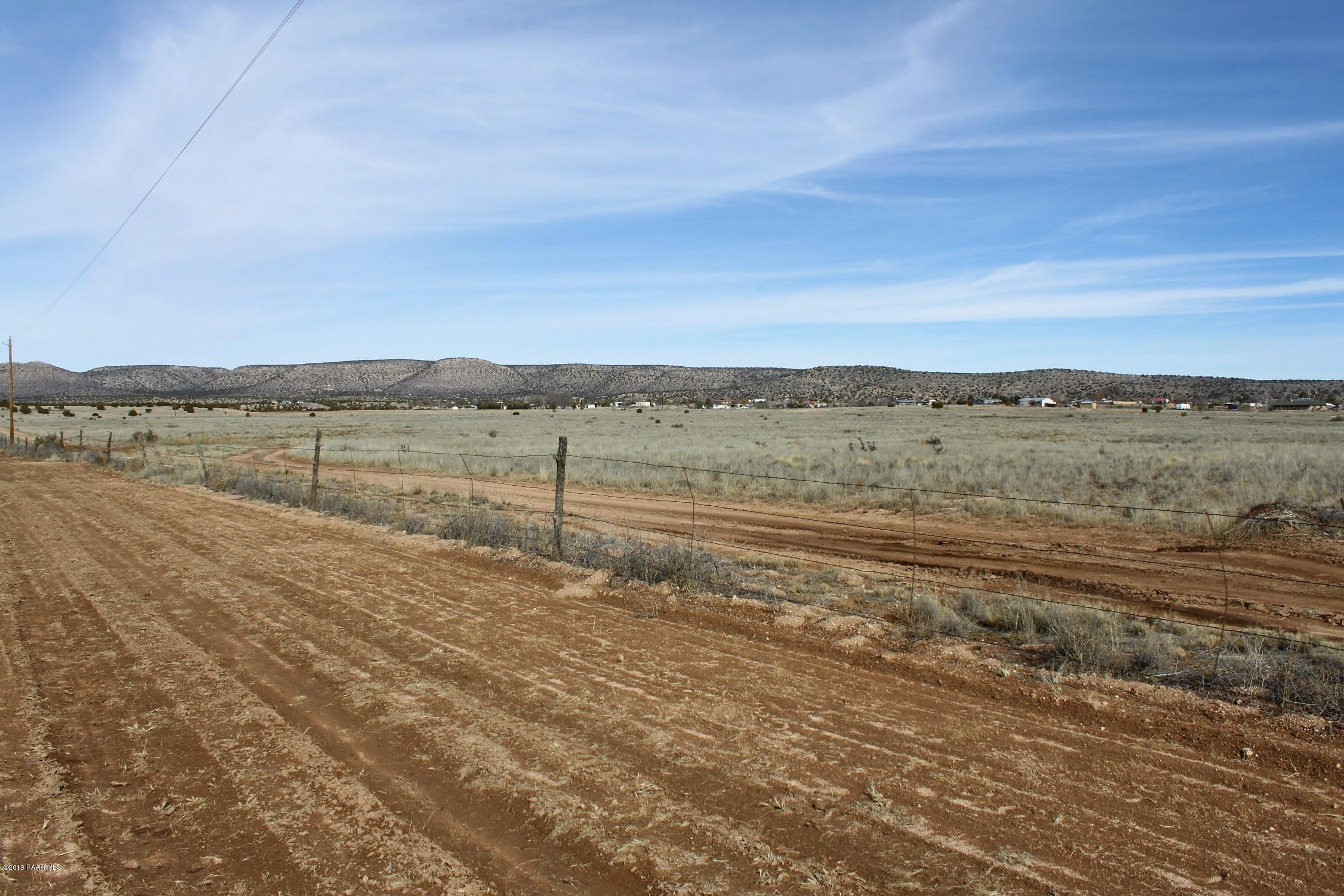 25580 North High Desert Road Paulden, AZ 86334 - Photo 11 of 18 a view of an ocean and beach