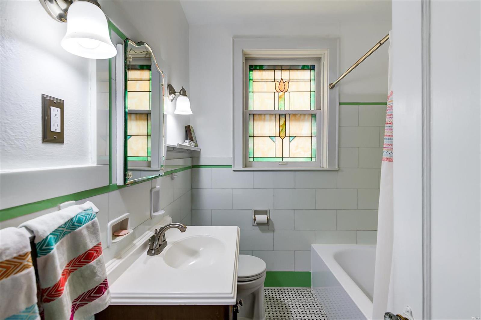 5644 Rhodes Avenue St. Louis, MO 63109 - Photo 14 of 30 Gallery Image 14