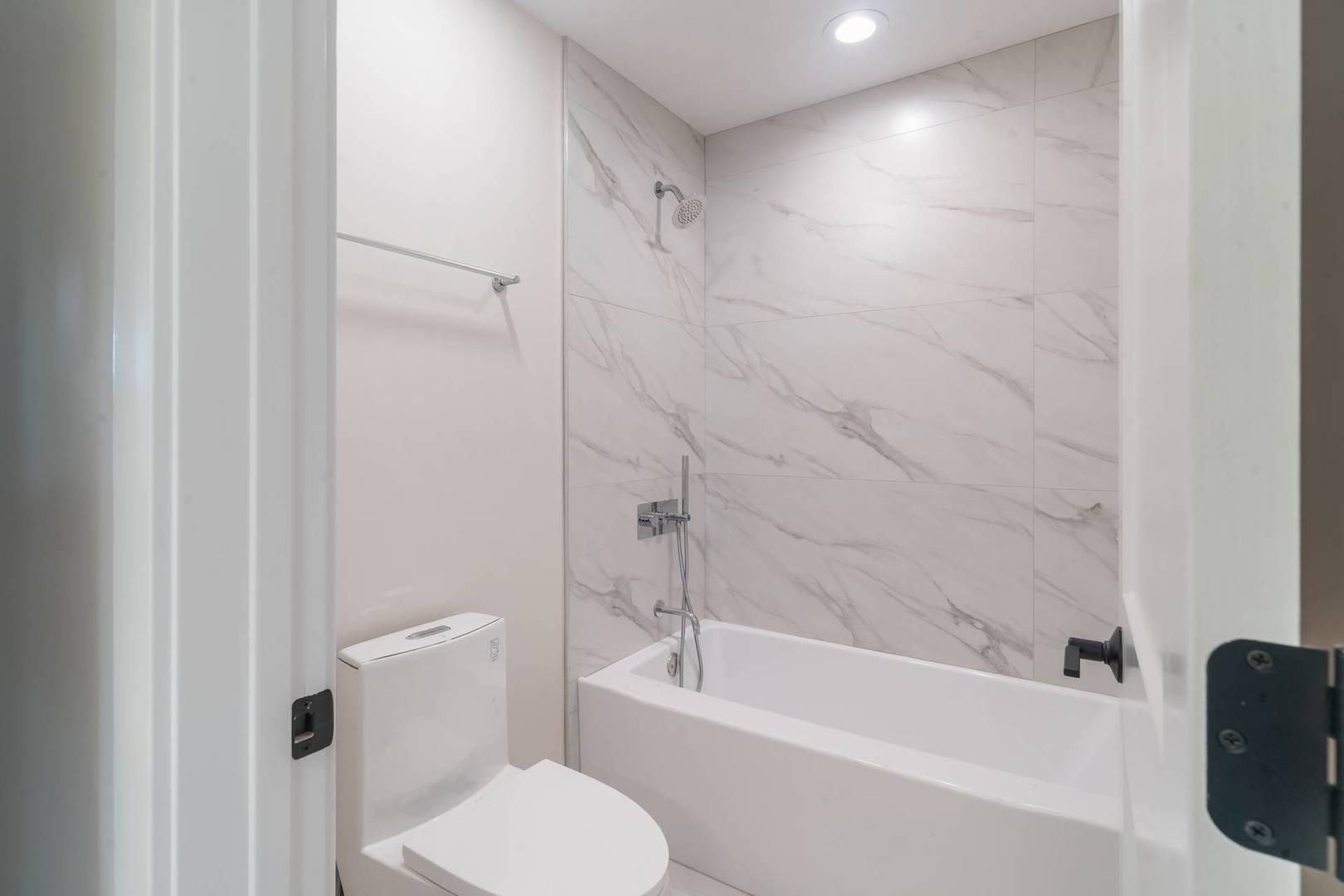 7431 West Forest Preserve Avenue Chicago, IL 60634 - Photo 24 of 36