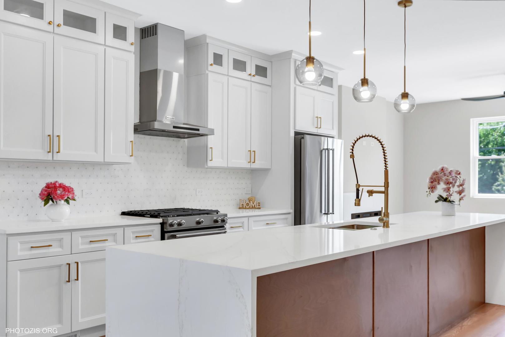 7431 West Forest Preserve Avenue Chicago, IL 60634 - Photo 8 of 36