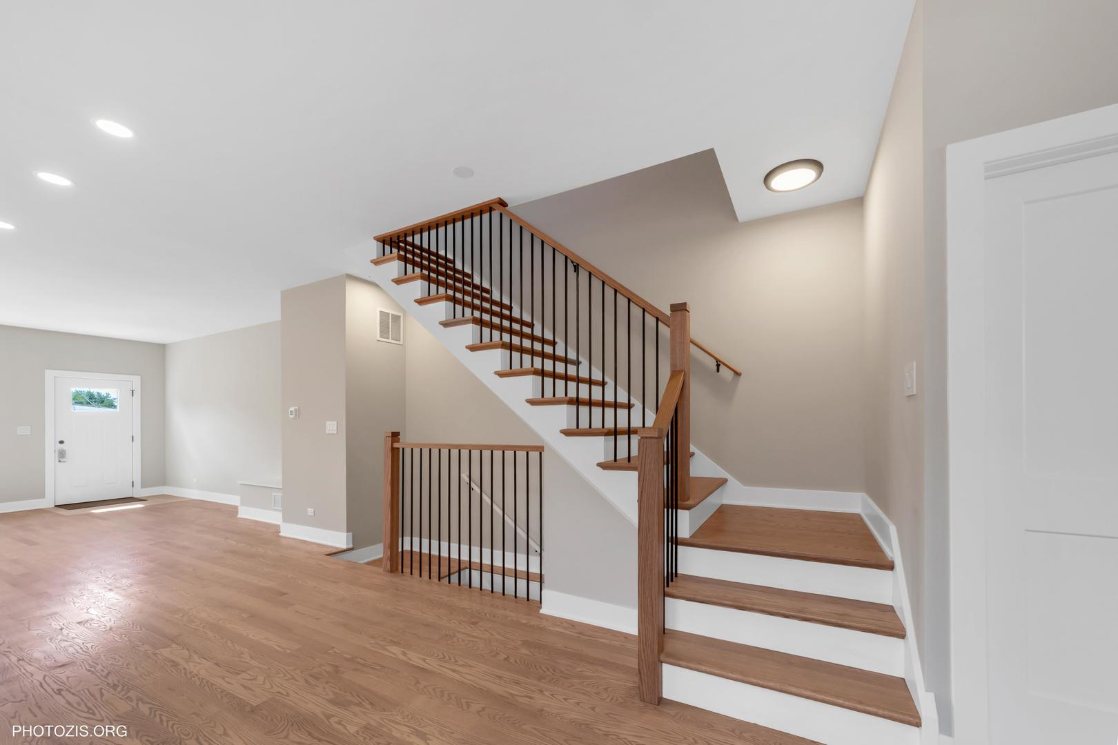 7431 West Forest Preserve Avenue Chicago, IL 60634 - Photo 9 of 36