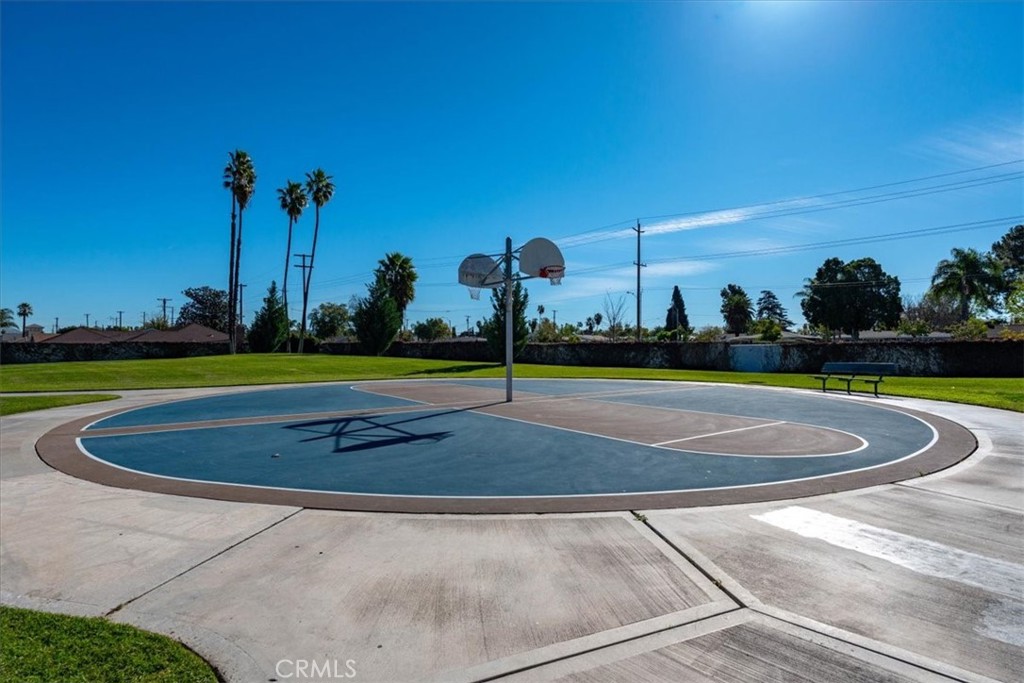 6240 Wiehe Avenue Riverside, CA 92506 - Photo 43 of 47 a view of a basketball court