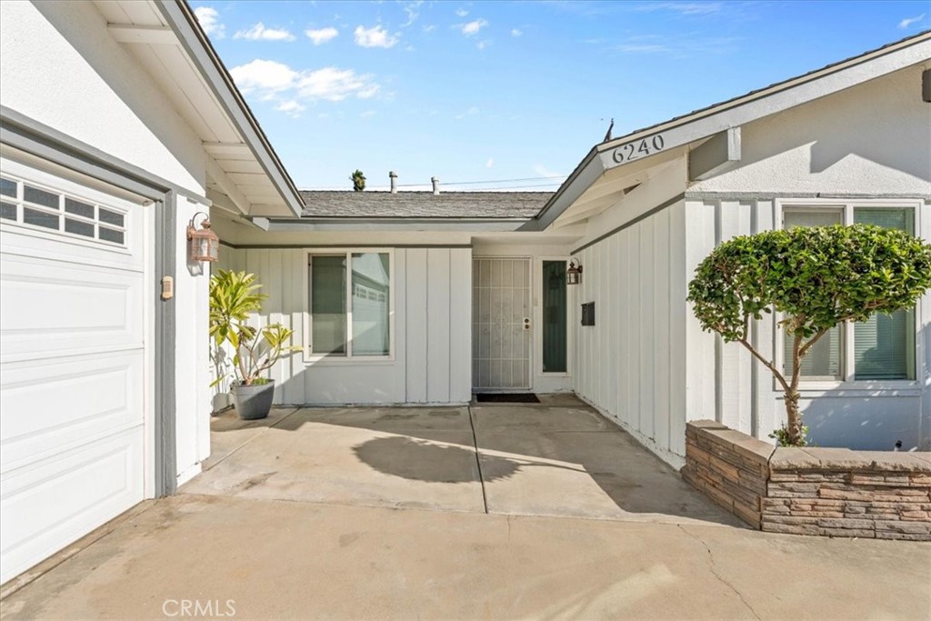 6240 Wiehe Avenue Riverside, CA 92506 - Photo 5 of 47 a front view of a house with garden