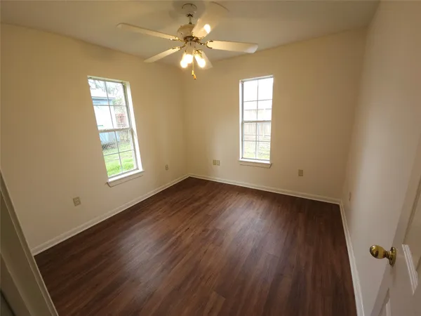 $2,060 | 418 Texas Street, Tomball, TX 77375