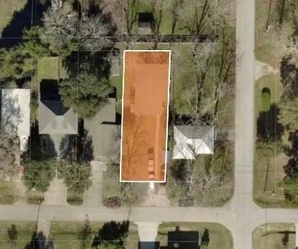 $2,060 | 418 Texas Street, Tomball, TX 77375