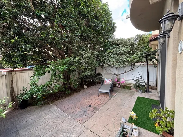 $864,999 | 2413 Cabrillo Avenue, Unit B, Torrance, CA 90501