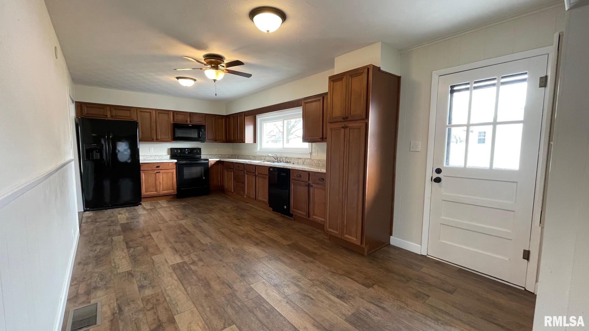 518 Bainbridge Road Marion, IL 62959 - Photo 10 of 26 Gallery Image 10