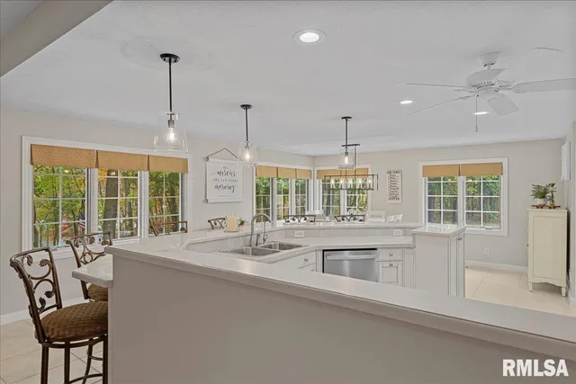 $499,900 | 28360 Quarton Road, Palmyra, IL 62674