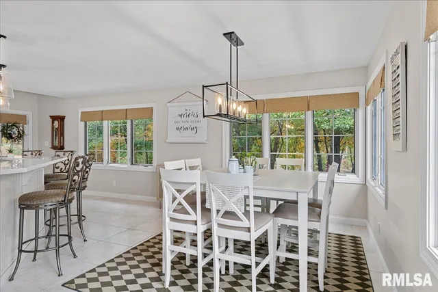 $499,900 | 28360 Quarton Road, Palmyra, IL 62674