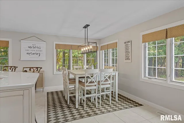 $499,900 | 28360 Quarton Road, Palmyra, IL 62674