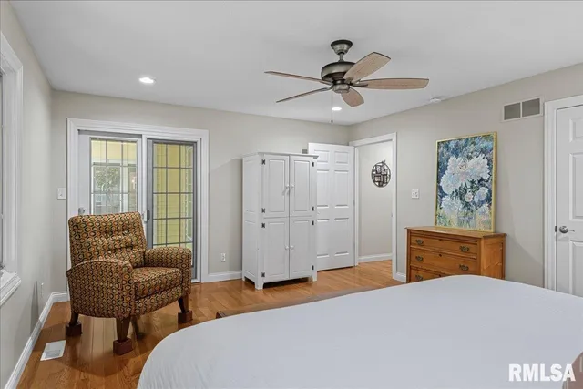 $499,900 | 28360 Quarton Road, Palmyra, IL 62674