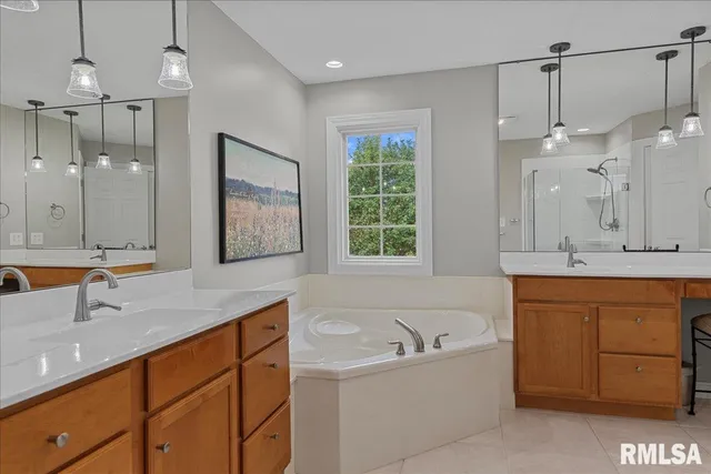 $499,900 | 28360 Quarton Road, Palmyra, IL 62674