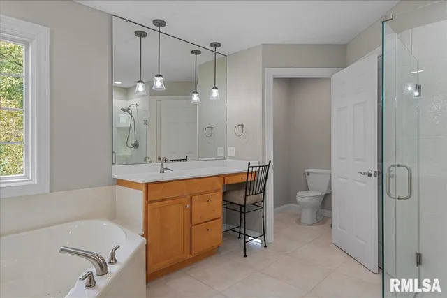 $499,900 | 28360 Quarton Road, Palmyra, IL 62674