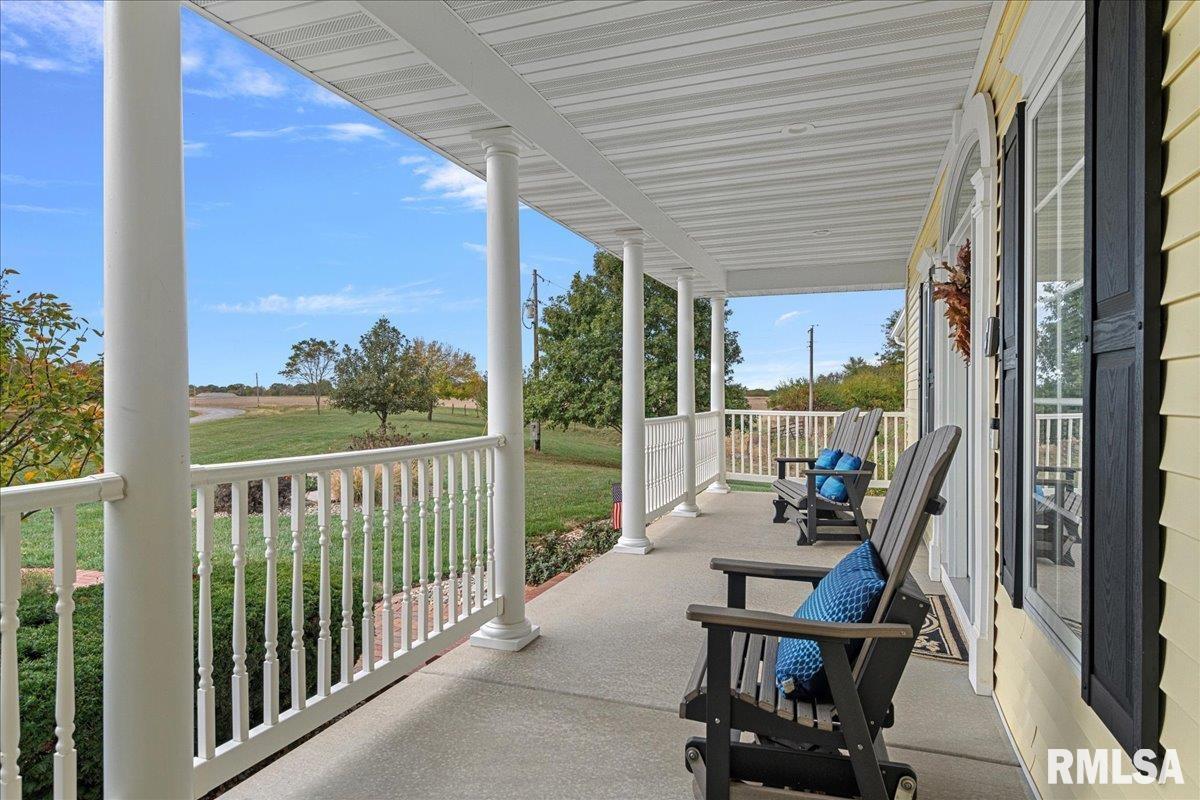 28360 Quarton Road Palmyra, IL 62674 - Photo 3 of 58