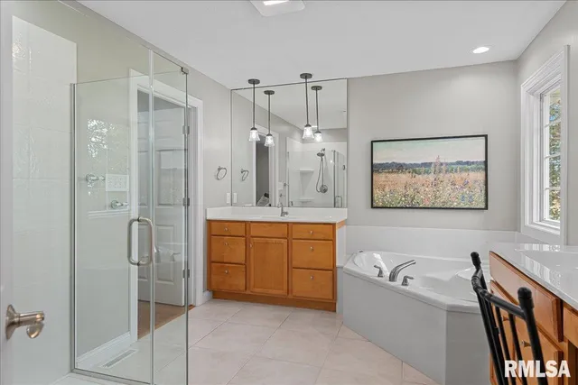 $499,900 | 28360 Quarton Road, Palmyra, IL 62674