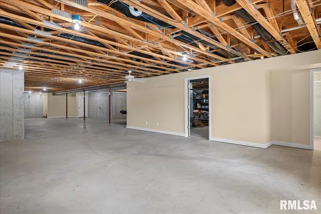 $499,900 | 28360 Quarton Road, Palmyra, IL 62674