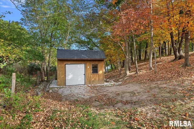 $499,900 | 28360 Quarton Road, Palmyra, IL 62674