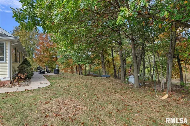 $499,900 | 28360 Quarton Road, Palmyra, IL 62674