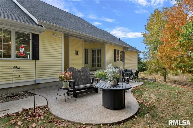 $499,900 | 28360 Quarton Road, Palmyra, IL 62674