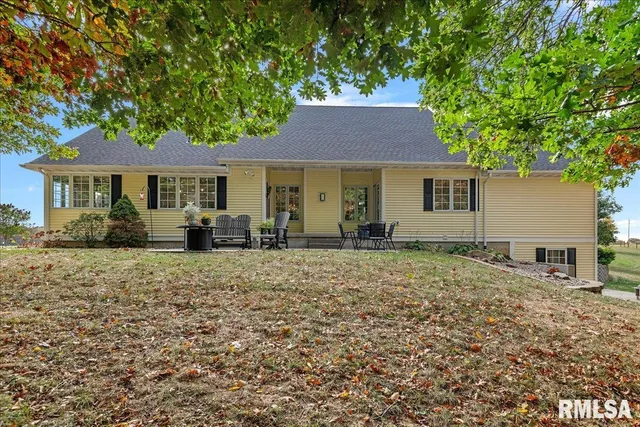 $499,900 | 28360 Quarton Road, Palmyra, IL 62674