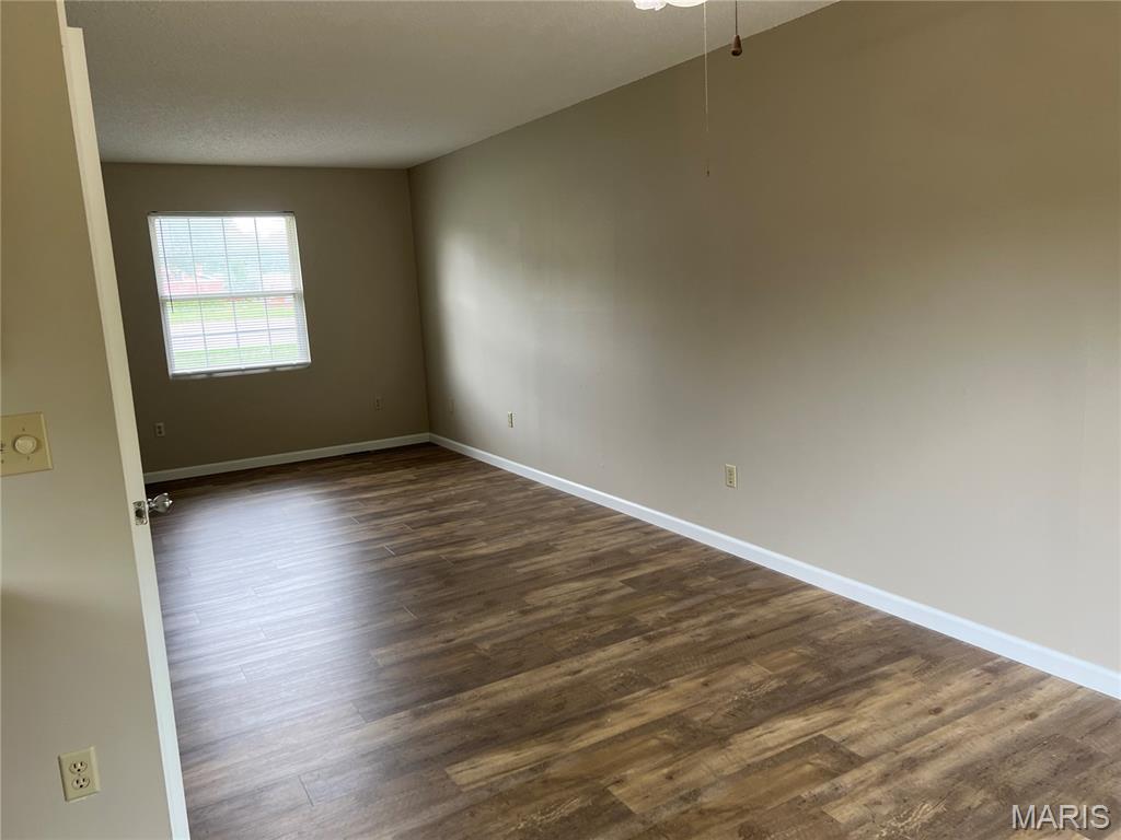 3211 College Avenue Alton, IL 62002 - Photo 4 of 14