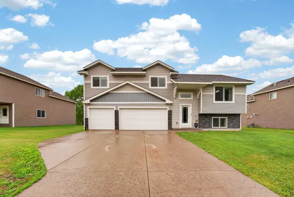 $325,000 | 835 Highview Loop Southeast, Pine City, MN 55063