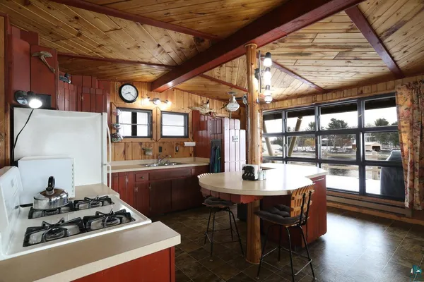 $679,000 | Xxx Xxx Lake, Cook, MN 55723