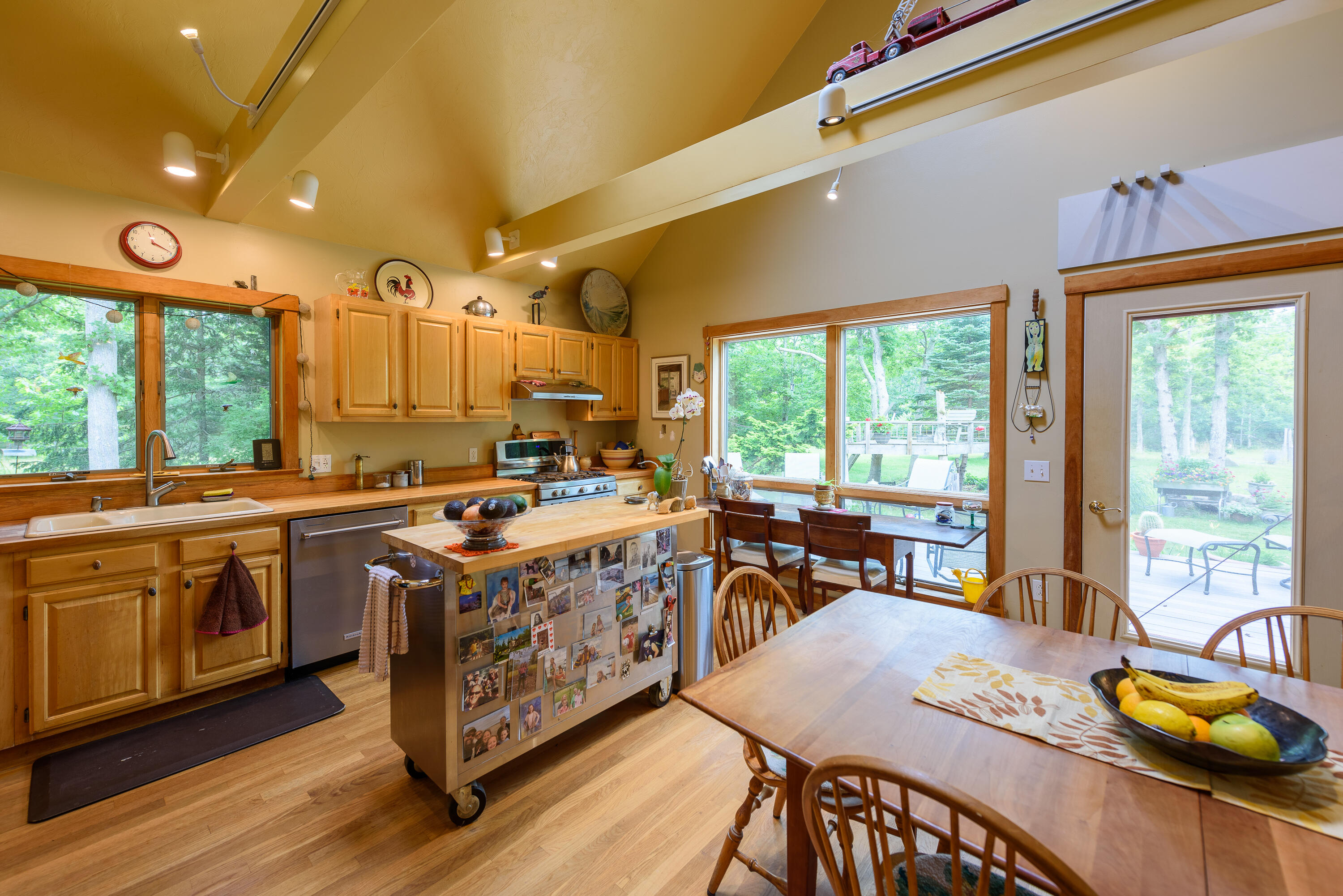 566 Scrubby Neck Road West Tisbury, MA 02568 - Photo 13 of 41 566 Scrubby Neck Rd-16